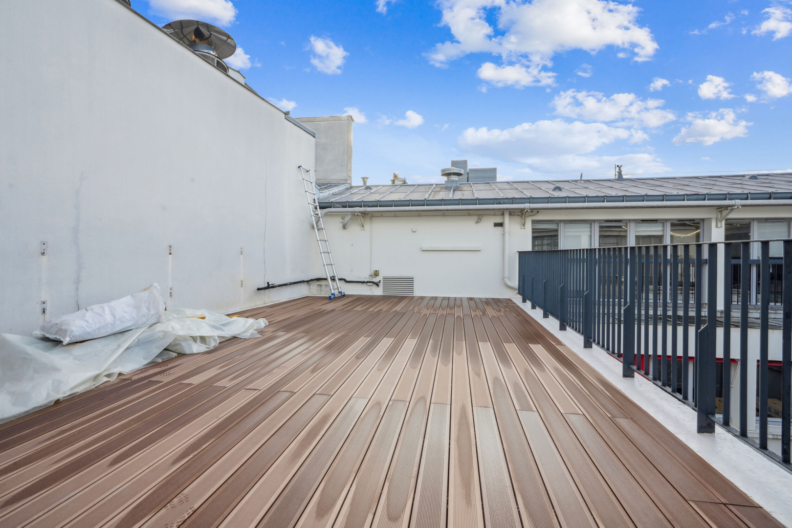 
                                                Location
                                                 Location Bureaux Paris 75001