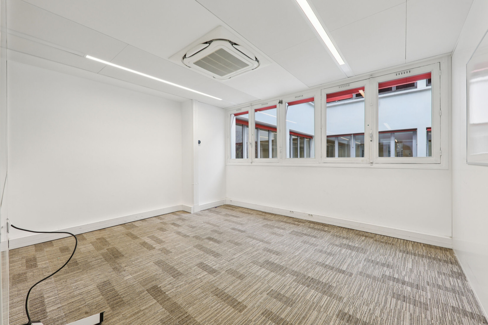 
                                                Location
                                                 Location Bureaux Paris 75001