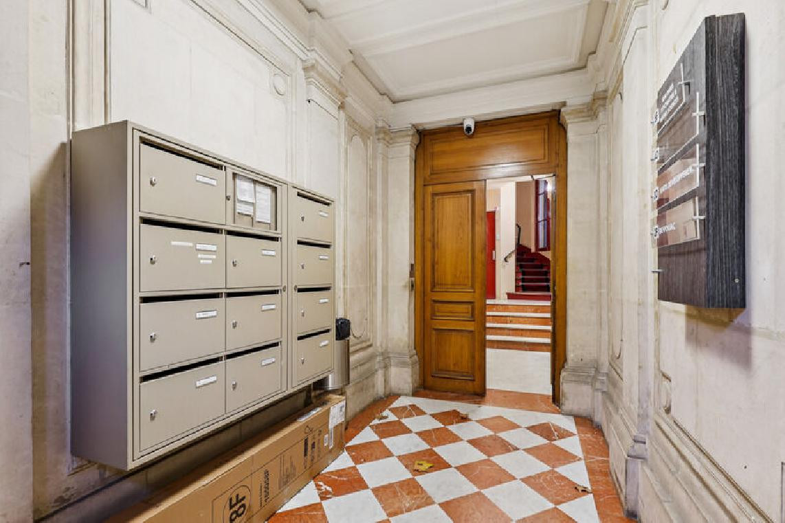 
                                                Location
                                                 Location Bureaux Paris 75001