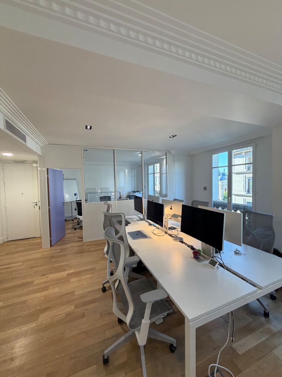 
                                                Location
                                                 Location Bureaux Paris 75001