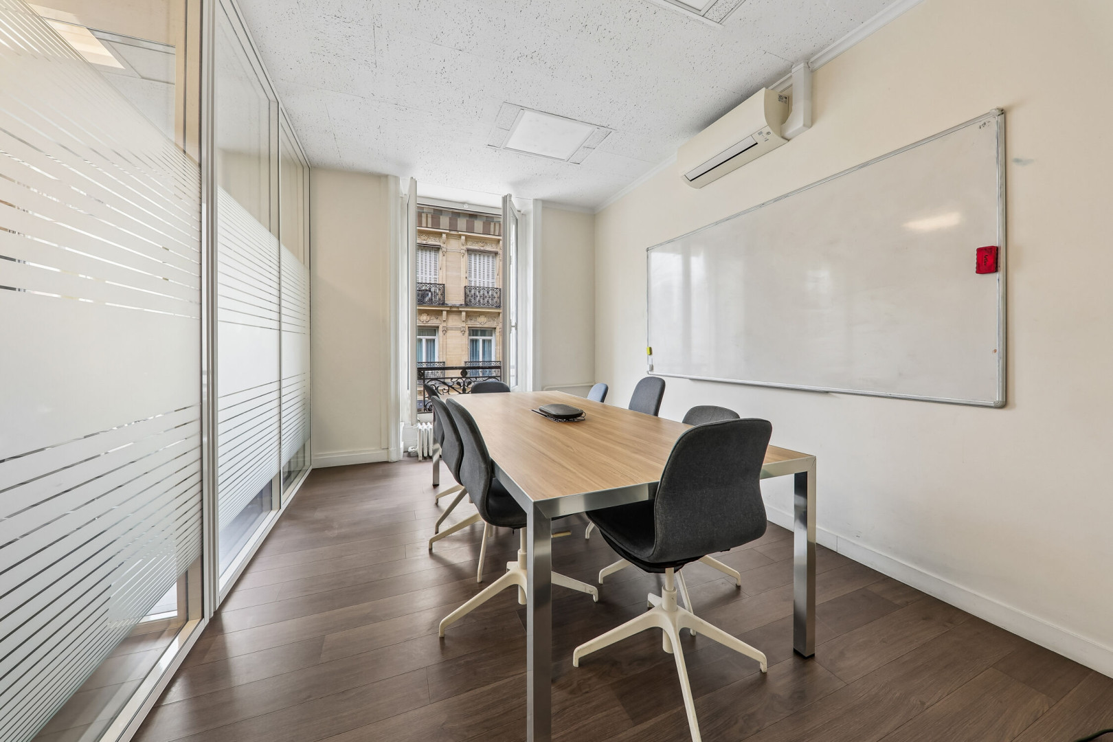 
                                                Location
                                                 Location Bureaux Paris 75001