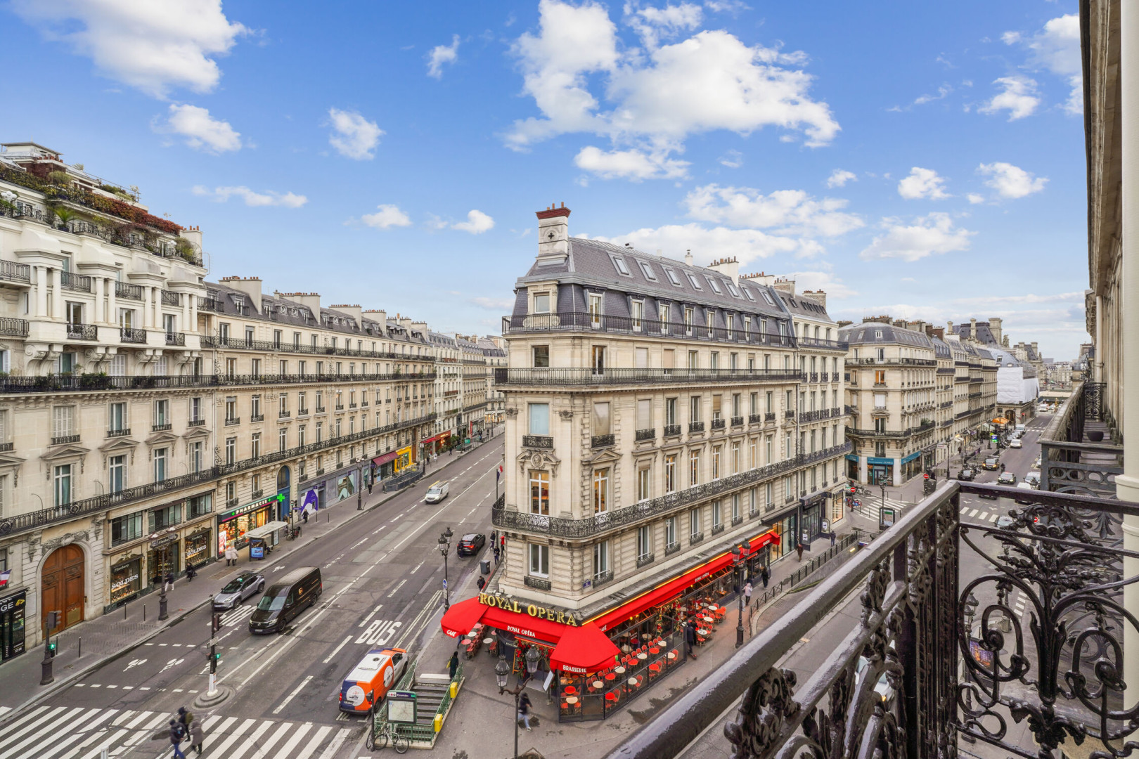
                                                Location
                                                 Location Bureaux Paris 75001