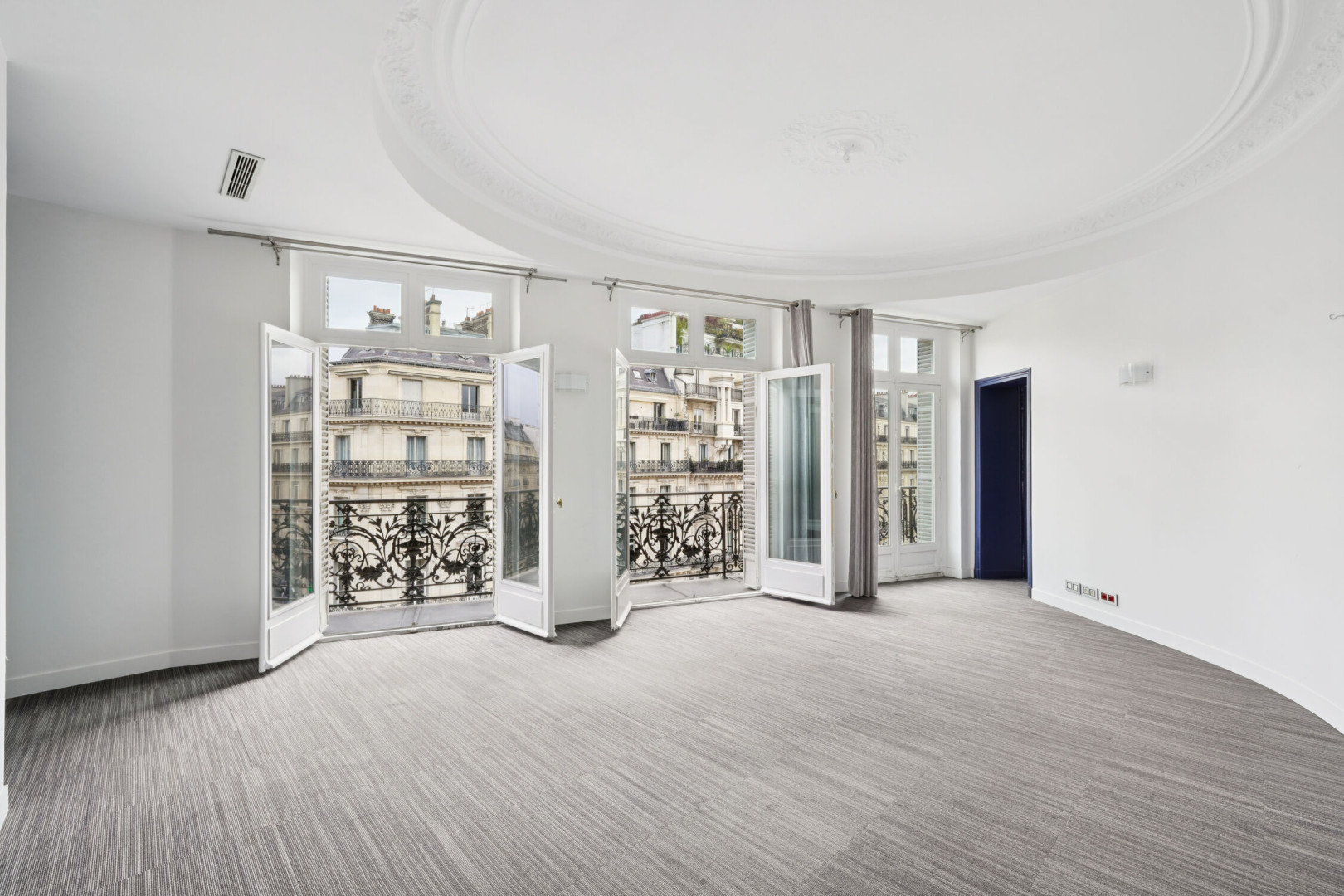 
                                                Location
                                                 Location Bureaux Paris 75001