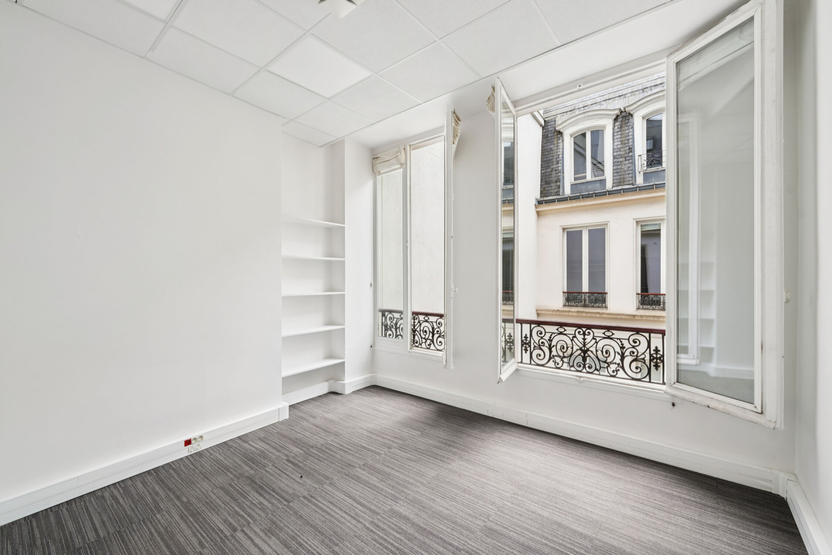 
                                                Location
                                                 Location Bureaux Paris 75001