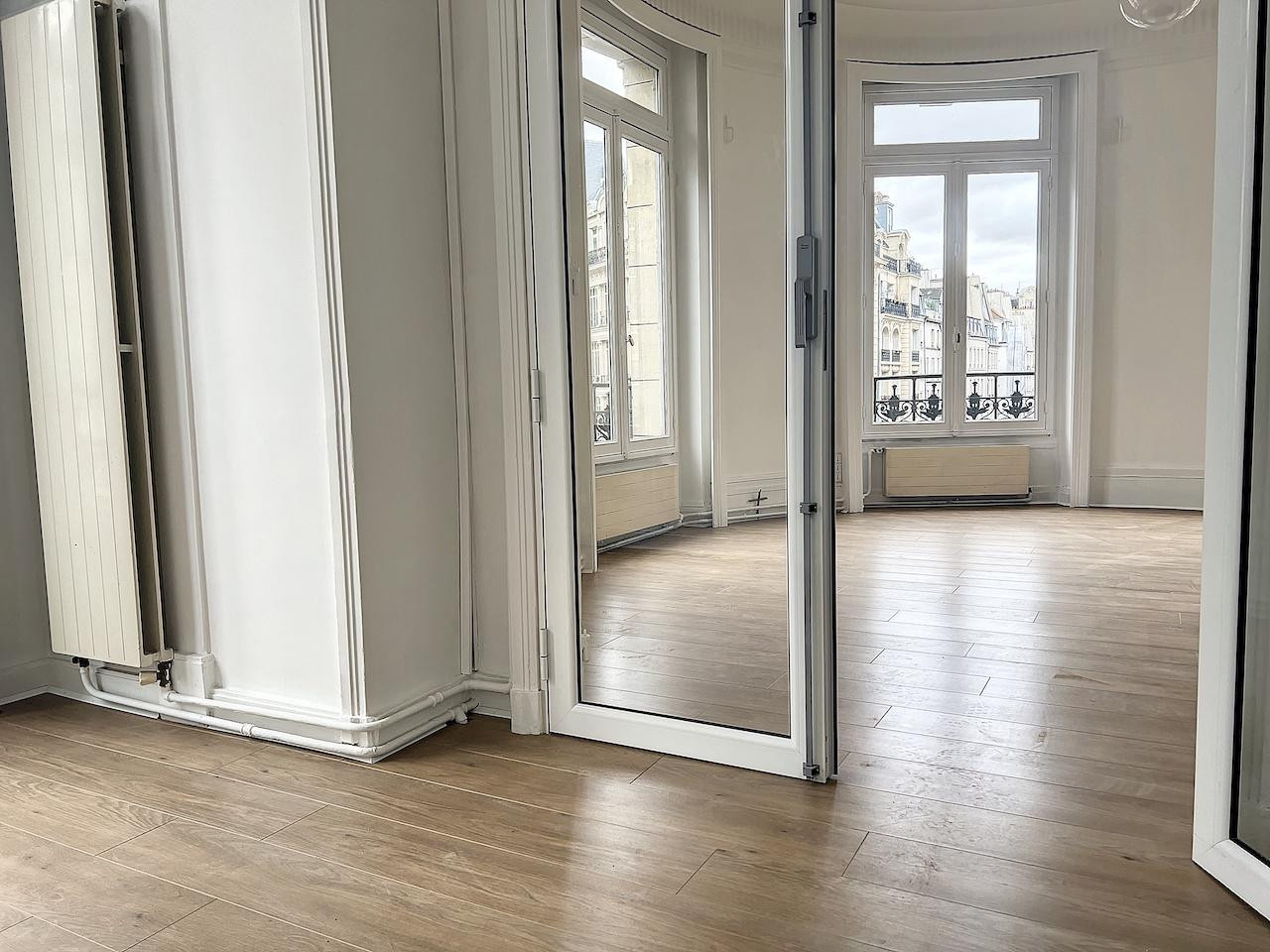 
                                                Location
                                                 Location Bureaux Paris 75002