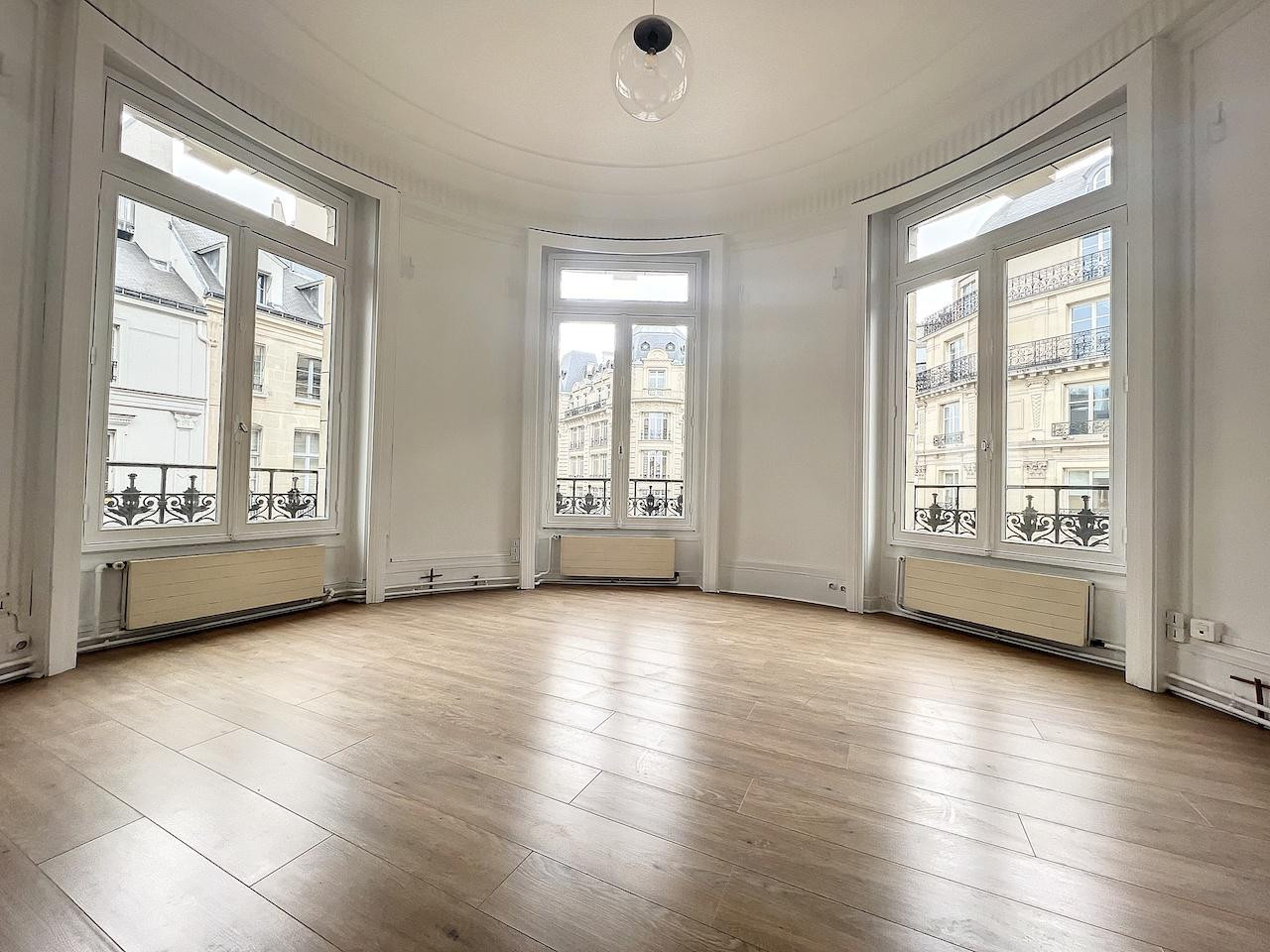 
                                                Location
                                                 Location Bureaux Paris 75002