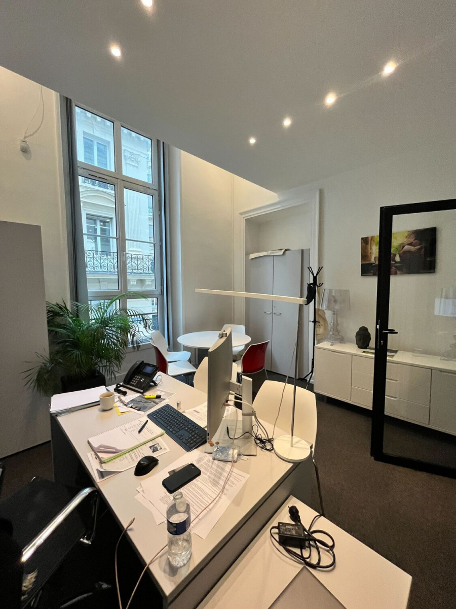 
                                                Location
                                                 Location Bureaux Paris 75002