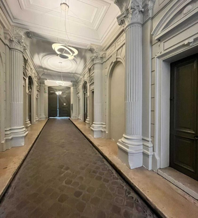 
                                                Location
                                                 Location Bureaux Paris 75002