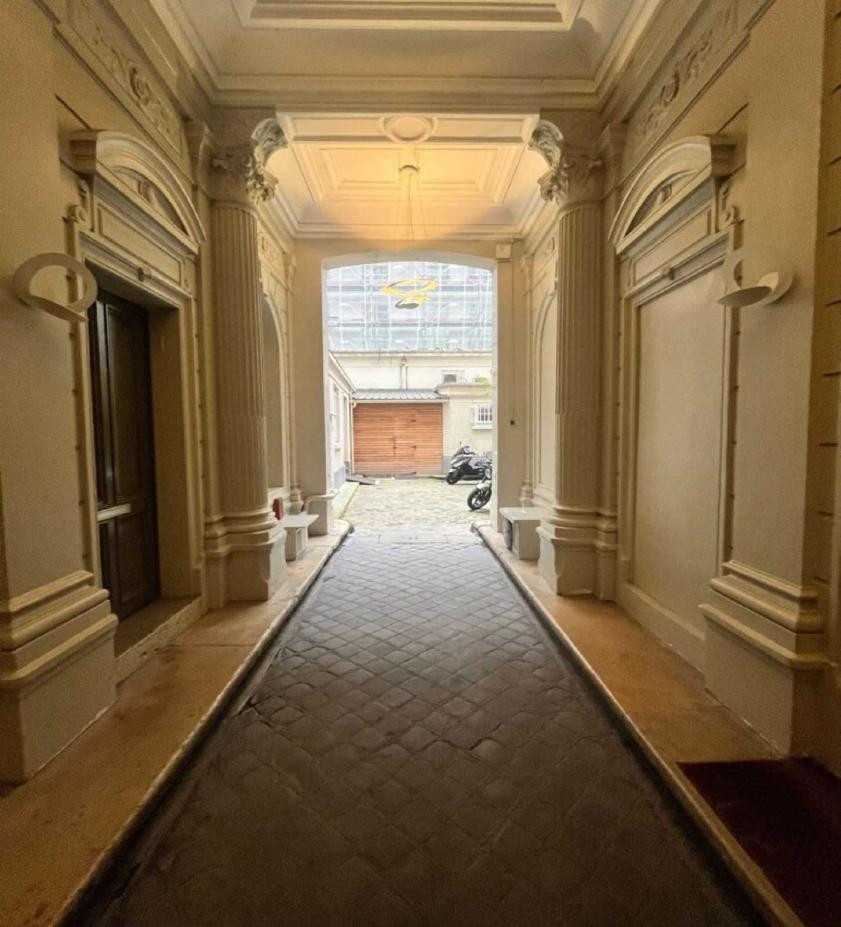 
                                                Location
                                                 Location Bureaux Paris 75002
