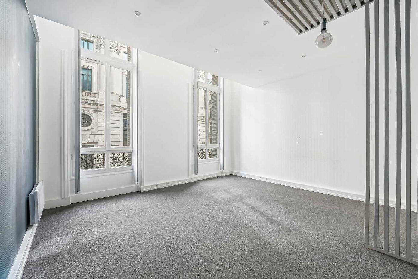 
                                                Location
                                                 Location Bureaux Paris 75002
