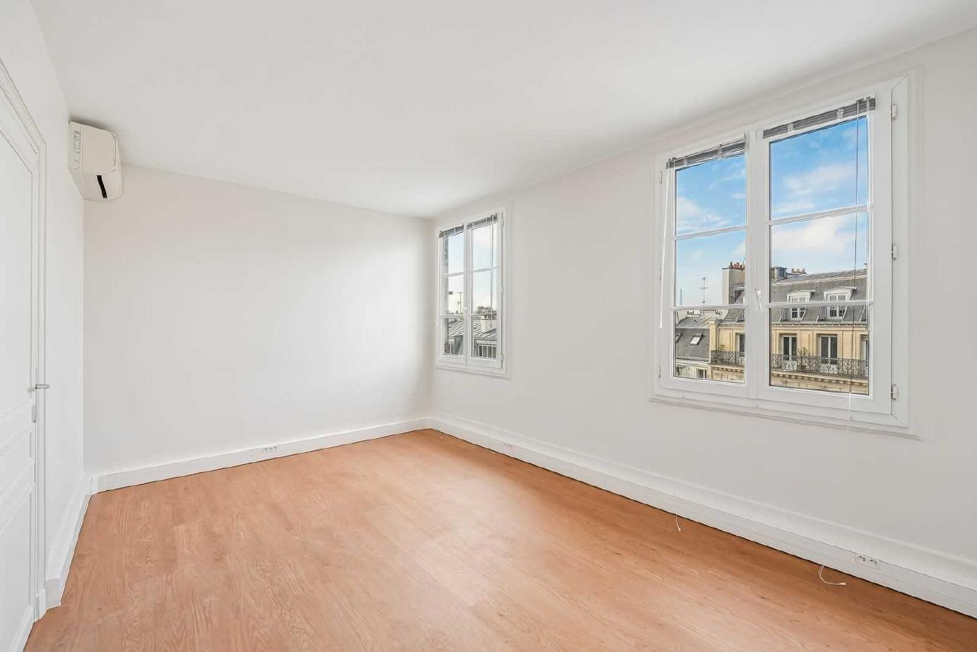 
                                                Location
                                                 Location Bureaux Paris 75002