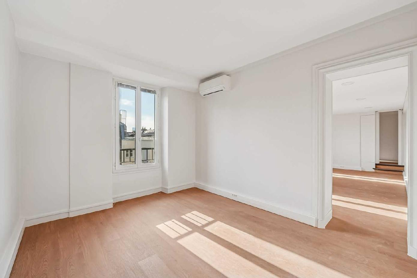 
                                                Location
                                                 Location Bureaux Paris 75002
