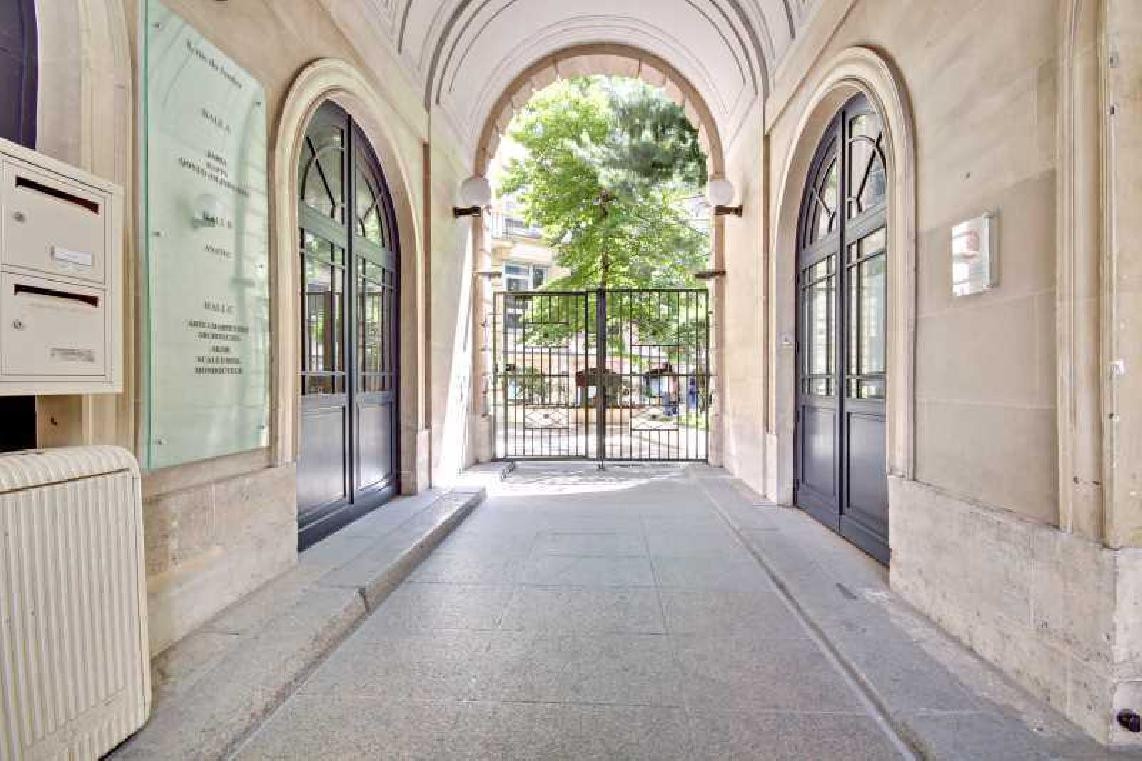 
                                                Location
                                                 Location Bureaux Paris 75002