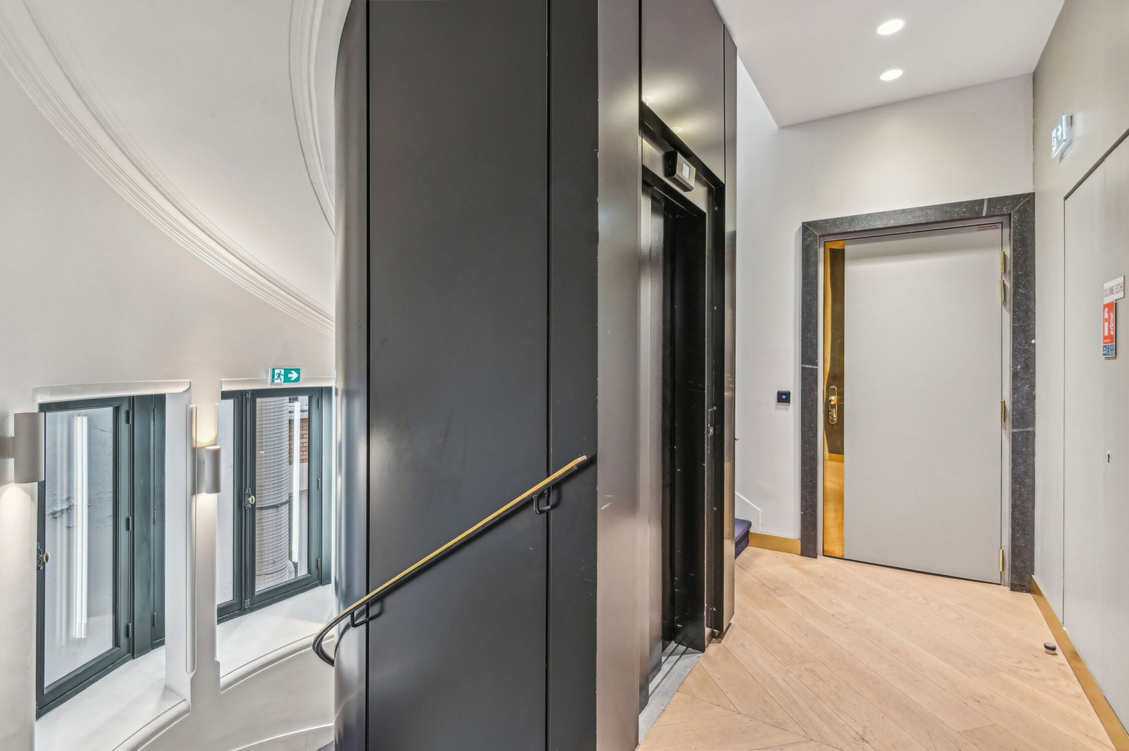 
                                                Location
                                                 Location Bureaux Paris 75002