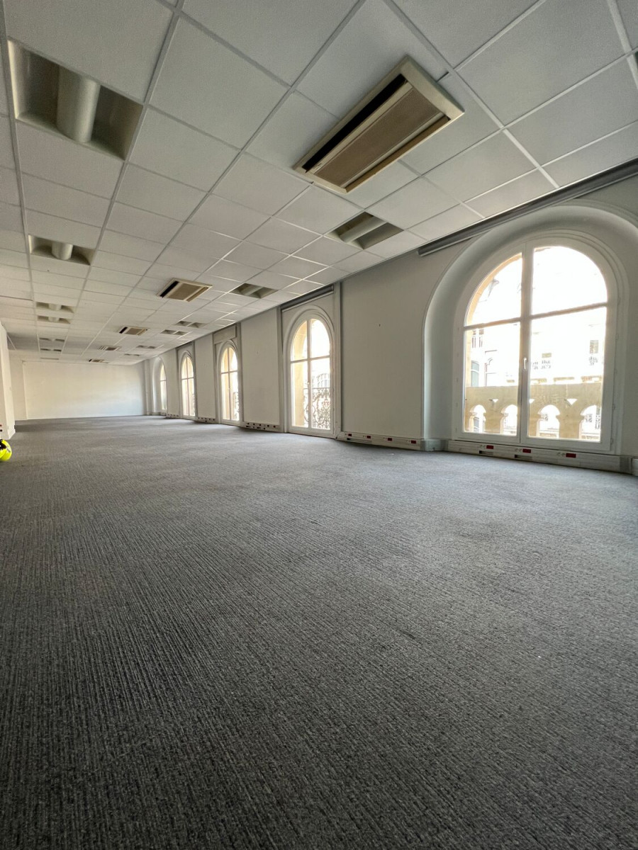 
                                                Location
                                                 Location Bureaux Paris 75002