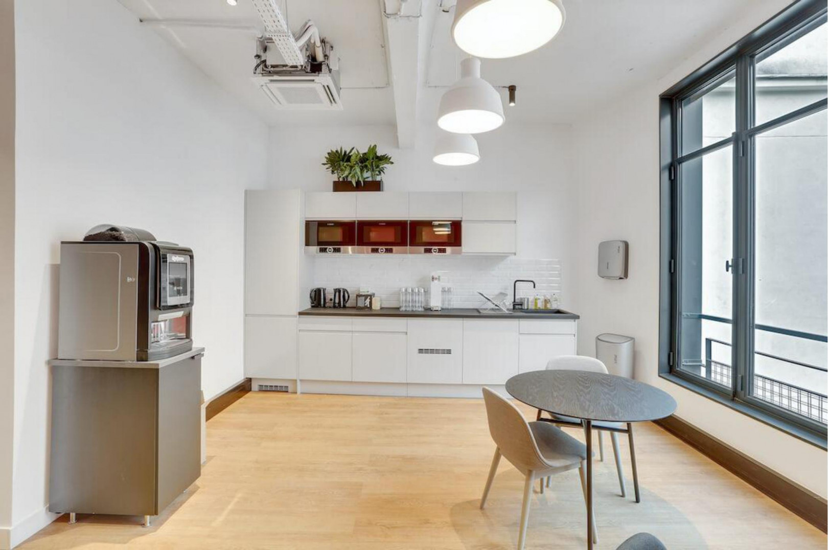 
                                                Location
                                                 Location Bureaux Paris 75002