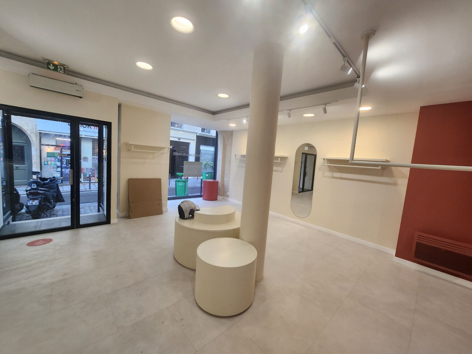 
                                                Location
                                                 Location Bureaux Paris 75002