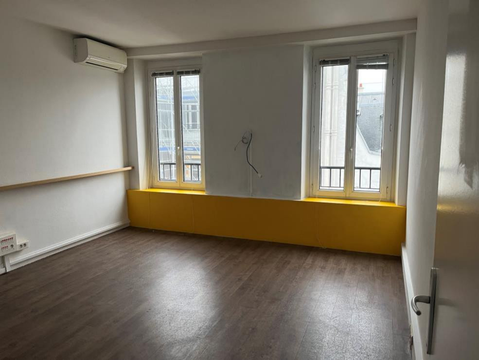 
                                                Location
                                                 Location Bureaux Paris 75002
