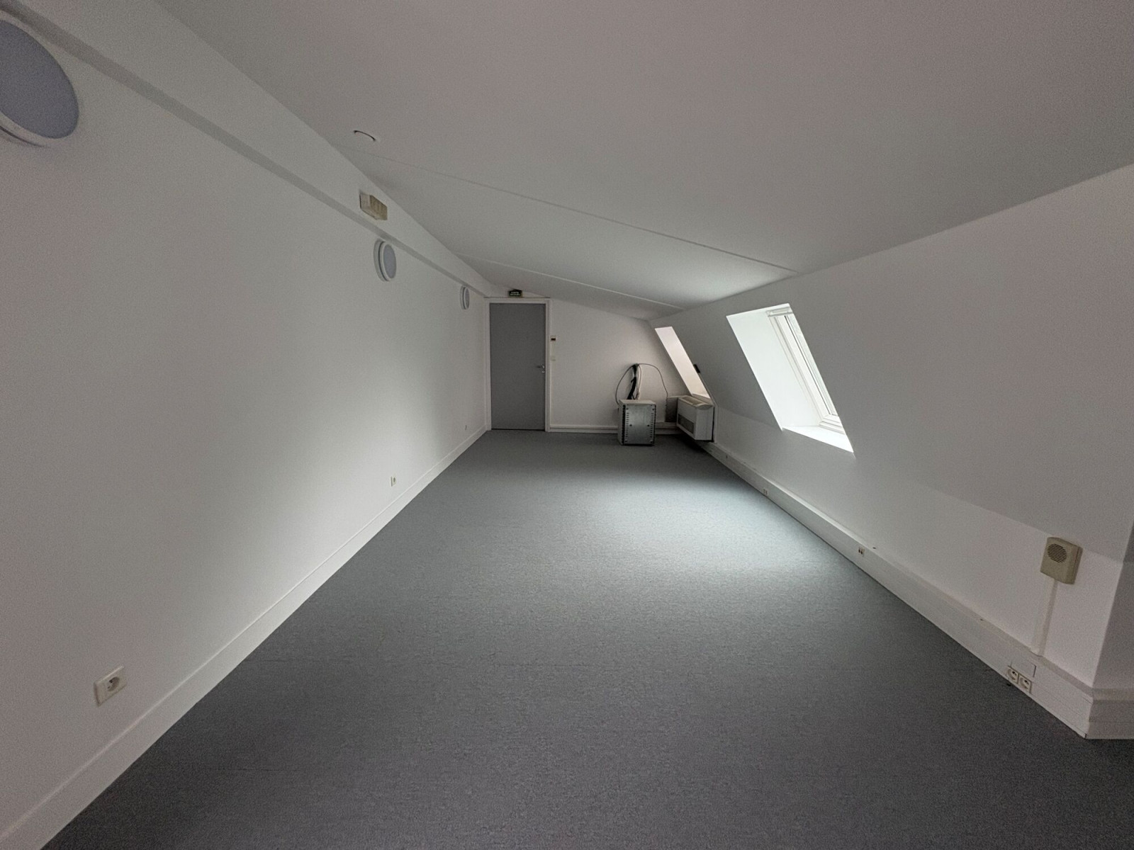 
                                                Location
                                                 Location Bureaux Paris 75002