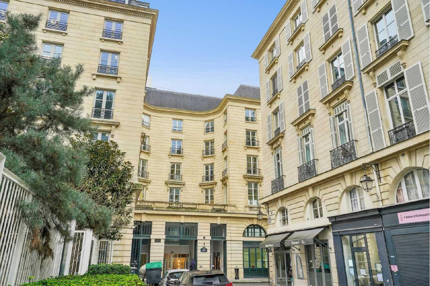 
                                                Location
                                                 Location Bureaux Paris 75002