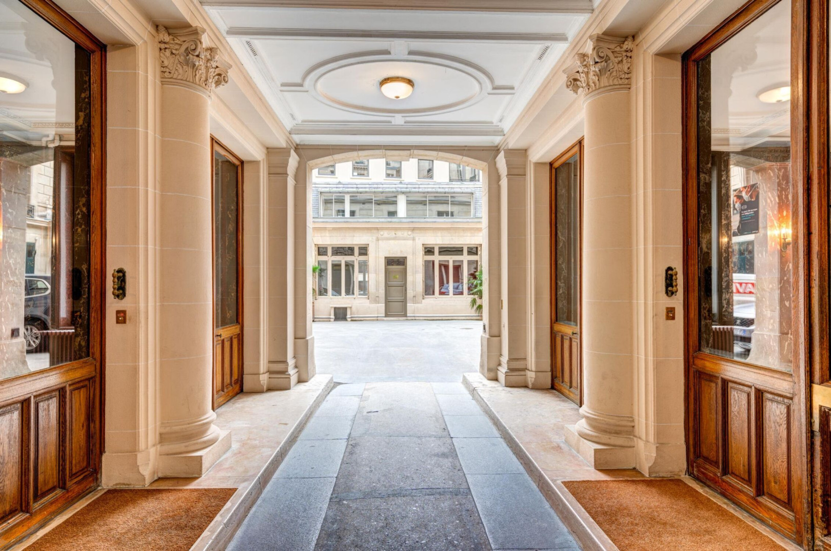 
                                                Location
                                                 Location Bureaux Paris 75002