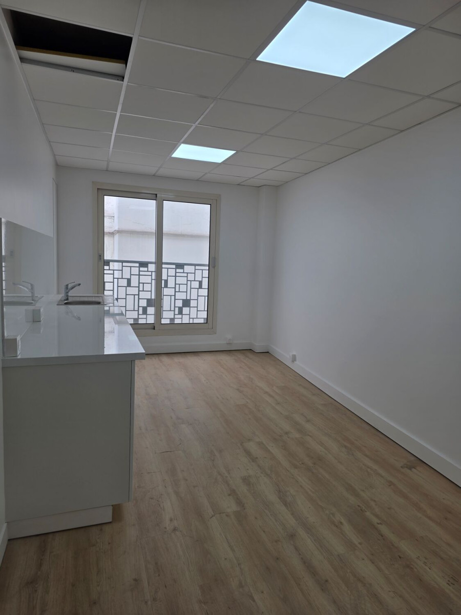 
                                                Location
                                                 Location Bureaux Paris 75002