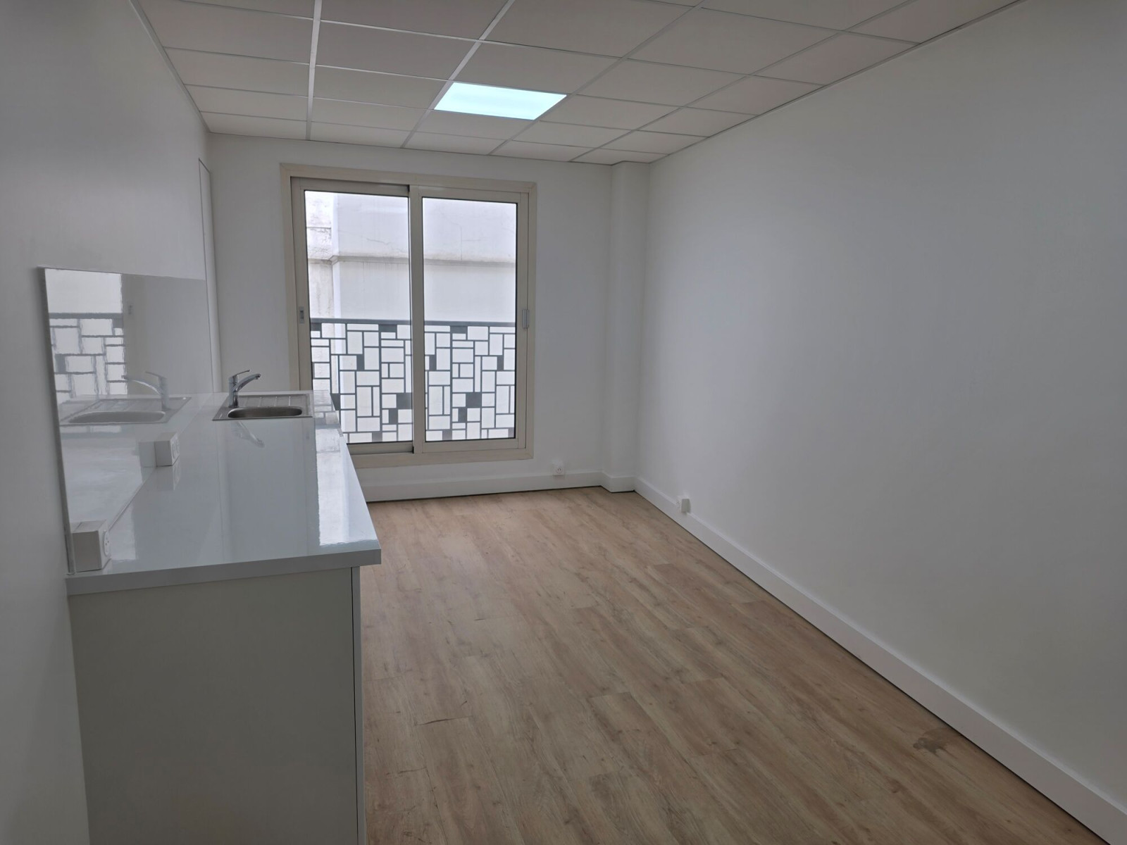 
                                                Location
                                                 Location Bureaux Paris 75002