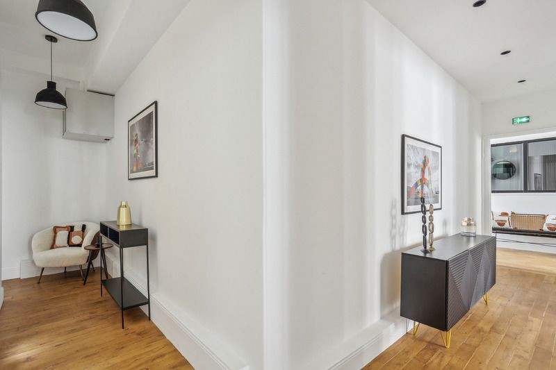 
                                                Location
                                                 Location Bureaux Paris 75002