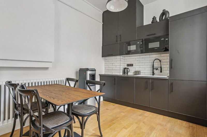 
                                                Location
                                                 Location Bureaux Paris 75002