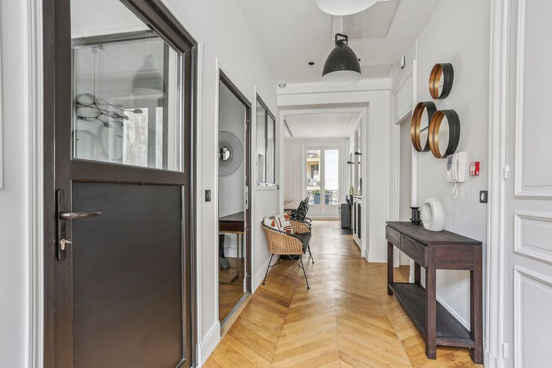
                                                Location
                                                 Location Bureaux Paris 75002