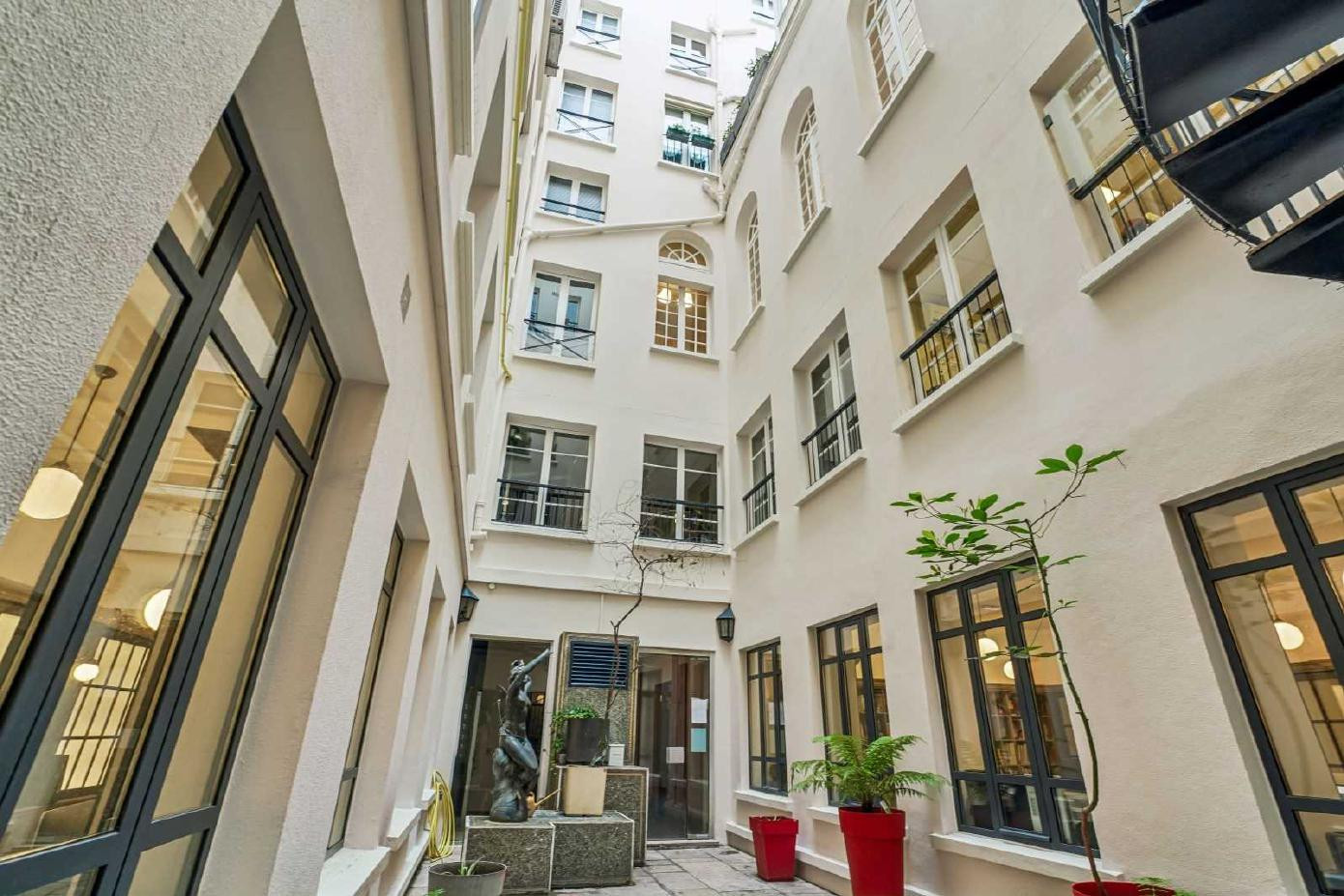 
                                                Location
                                                 Location Bureaux Paris 75002