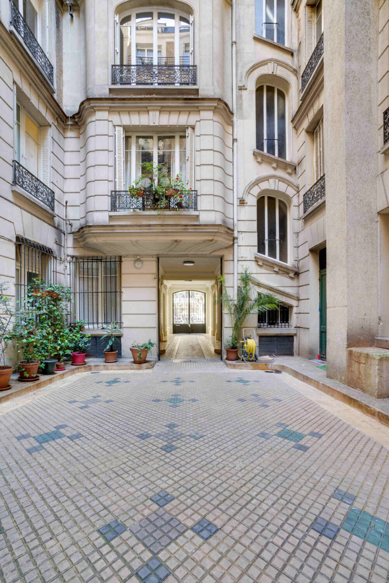 
                                                Location
                                                 Location Bureaux Paris 75003