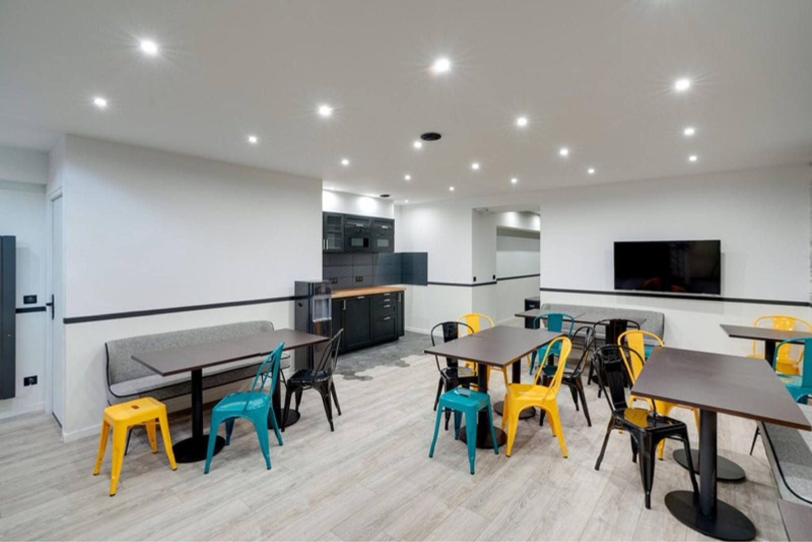 
                                                Location
                                                 Location Bureaux Paris 75003