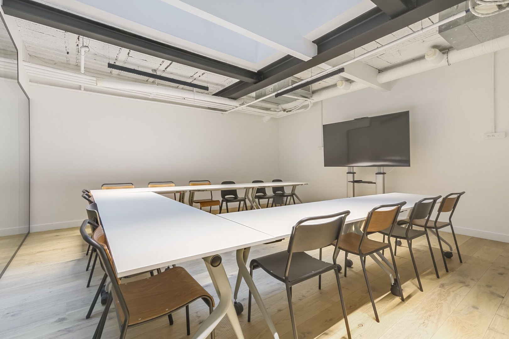 
                                                Location
                                                 Location Bureaux Paris 75003