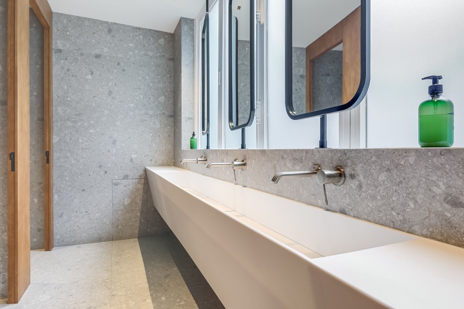 
                                                Location
                                                 Location Bureaux Paris 75003