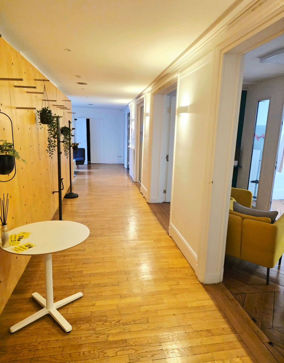 
                                                Location
                                                 Location Bureaux Paris 75003