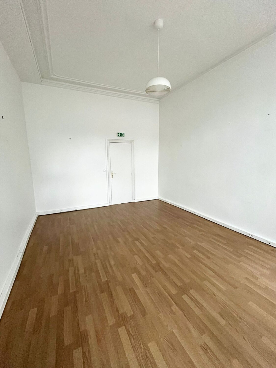 
                                                Location
                                                 Location Bureaux Paris 75004