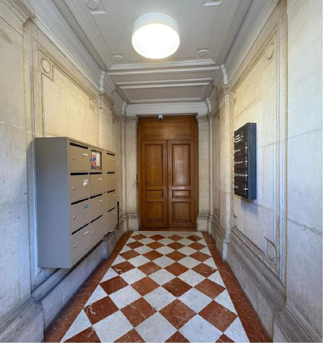 
                                                Location
                                                 Location Bureaux Paris 75004