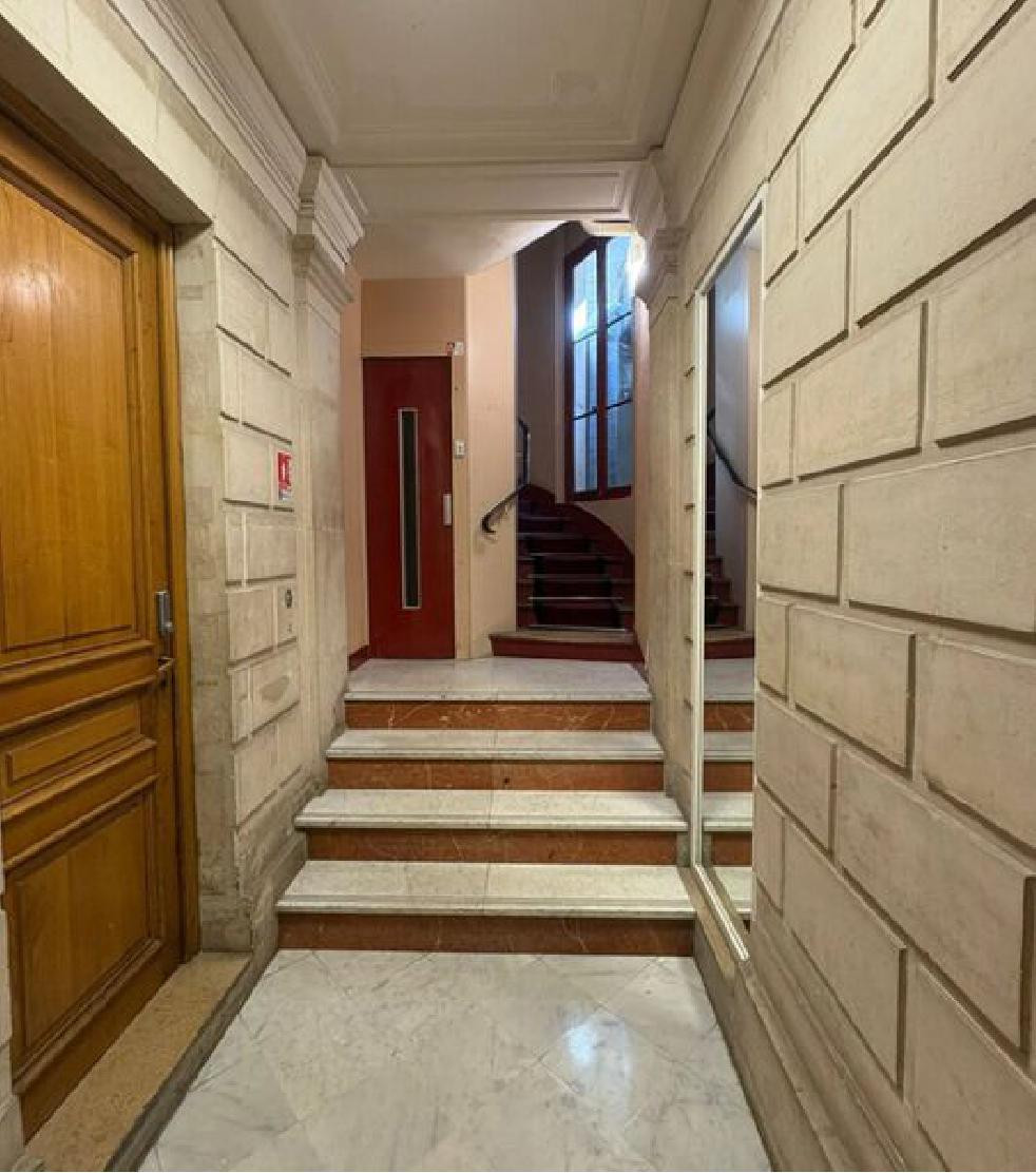 
                                                Location
                                                 Location Bureaux Paris 75004