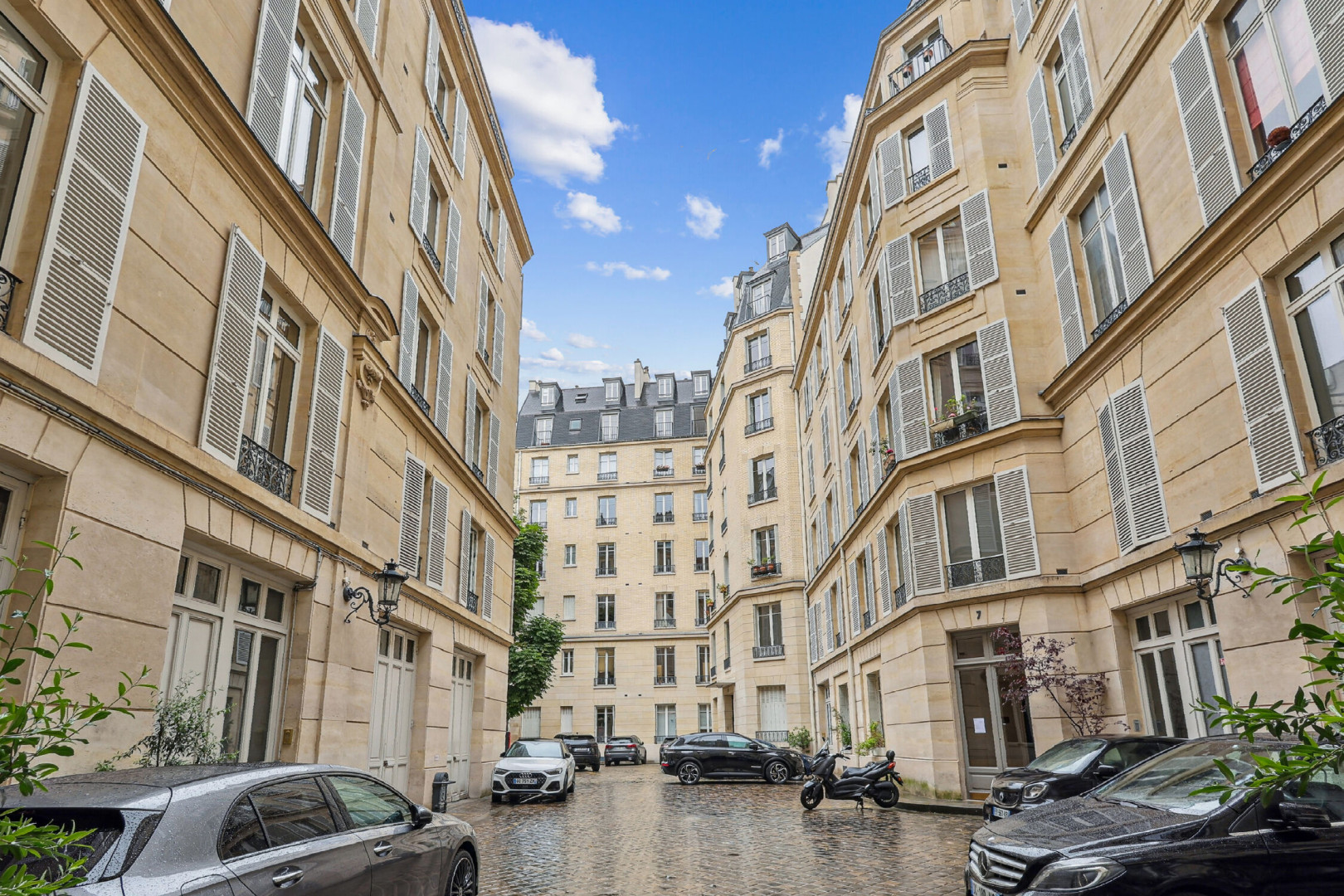 
                                                Location
                                                 Location Bureaux Paris 75006