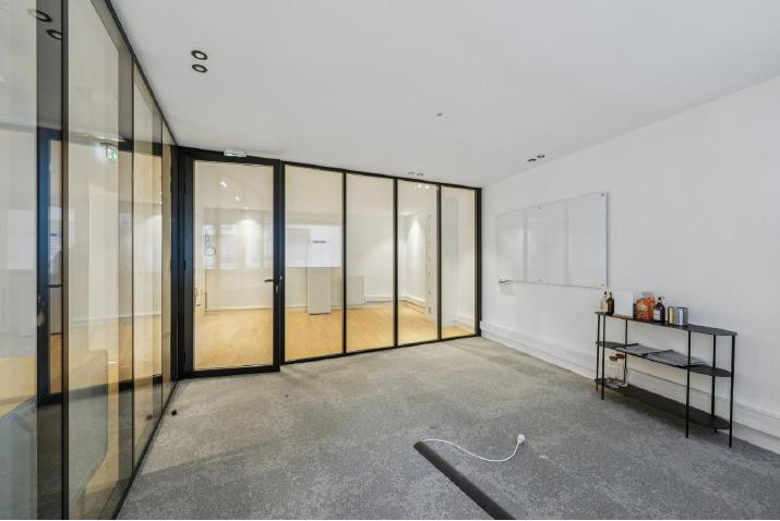 
                                                Location
                                                 Location Bureaux Paris 75006