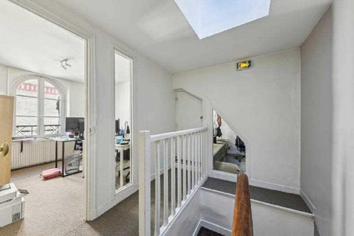 
                                                Location
                                                 Location Bureaux Paris 75006