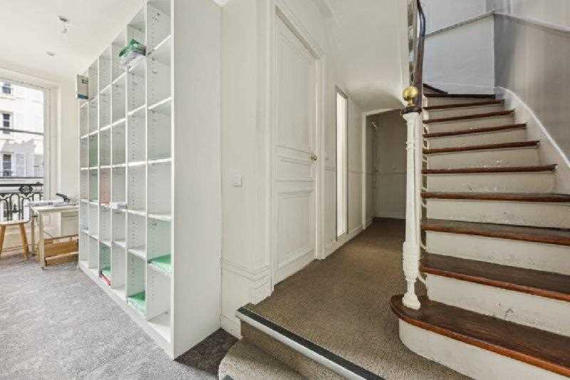 
                                                Location
                                                 Location Bureaux Paris 75006