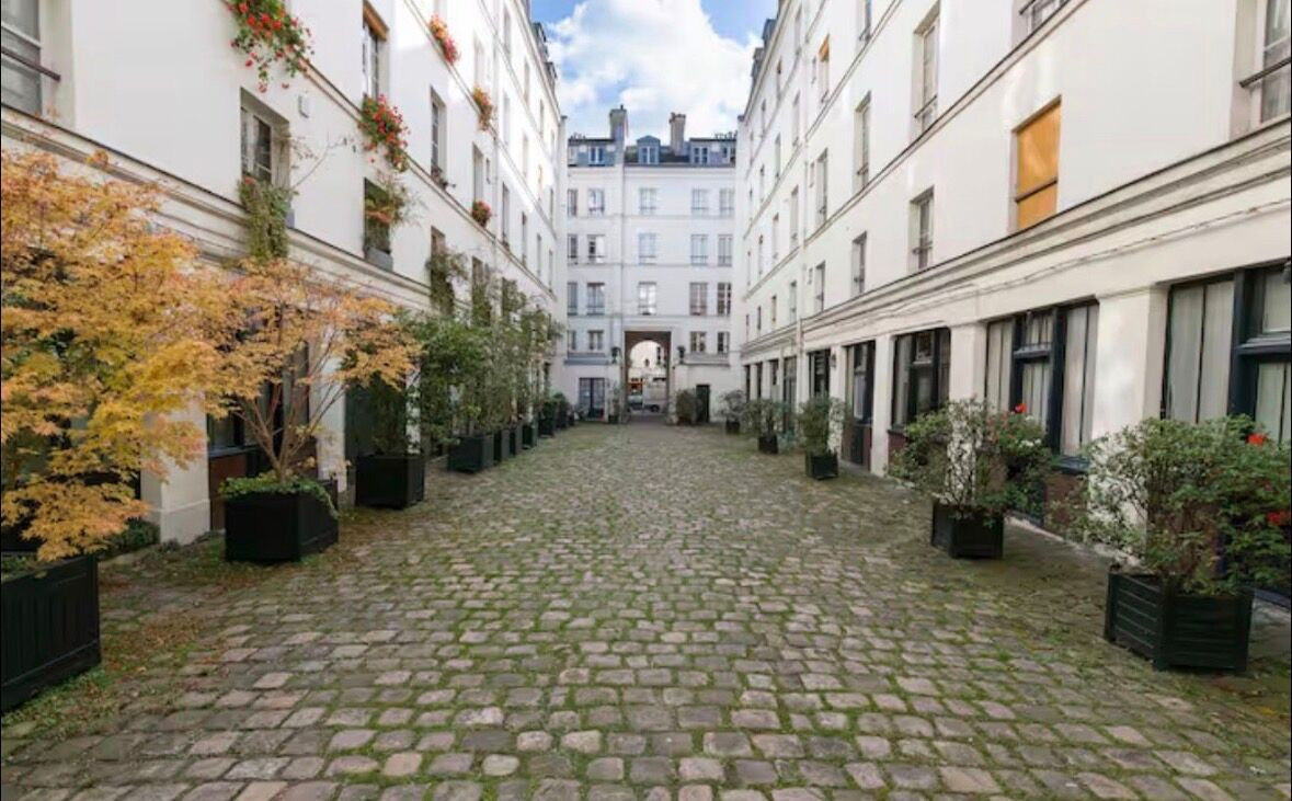 
                                                Location
                                                 Location Bureaux Paris 75006