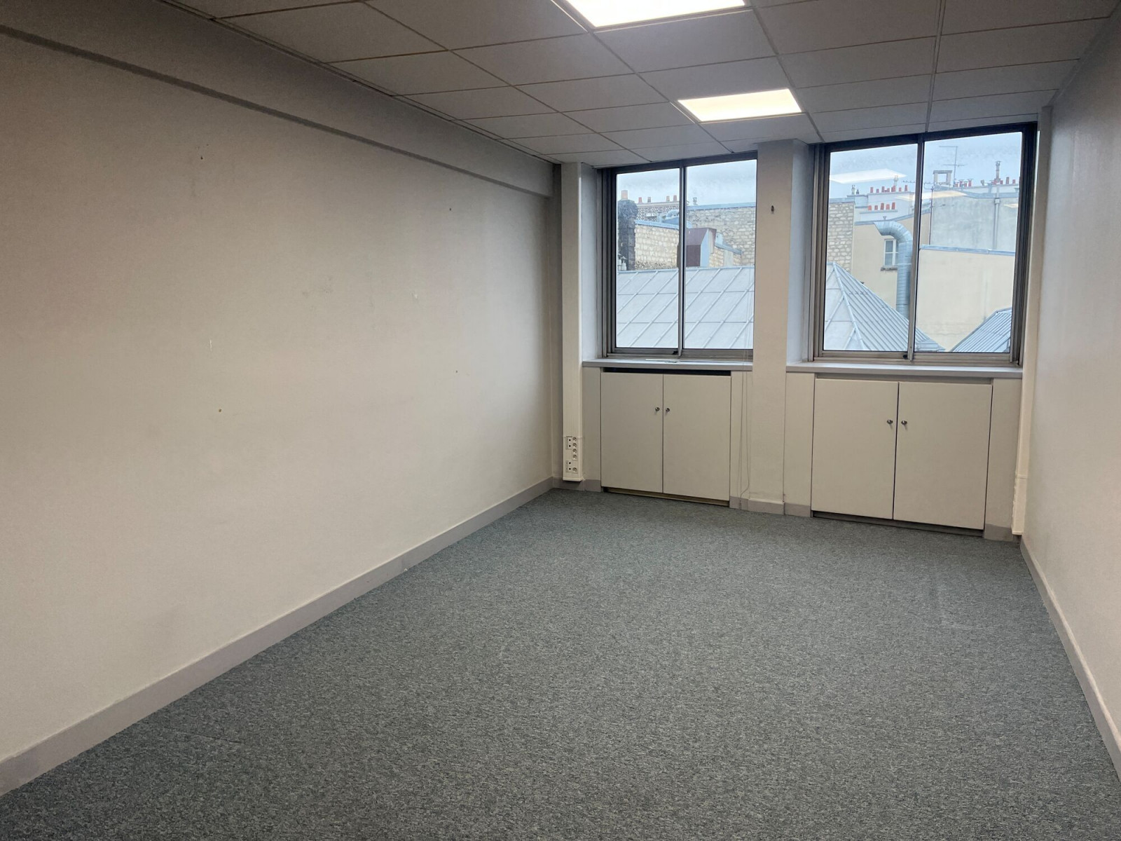 
                                                Location
                                                 Location Bureaux Paris 75008