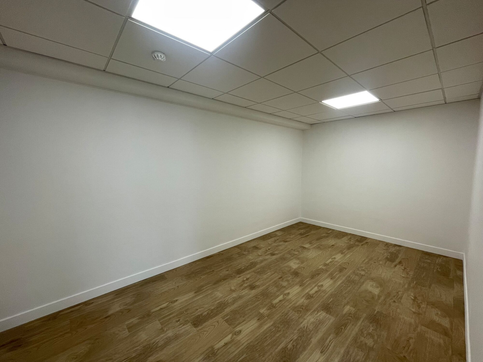 
                                                Location
                                                 Location Bureaux Paris 75008