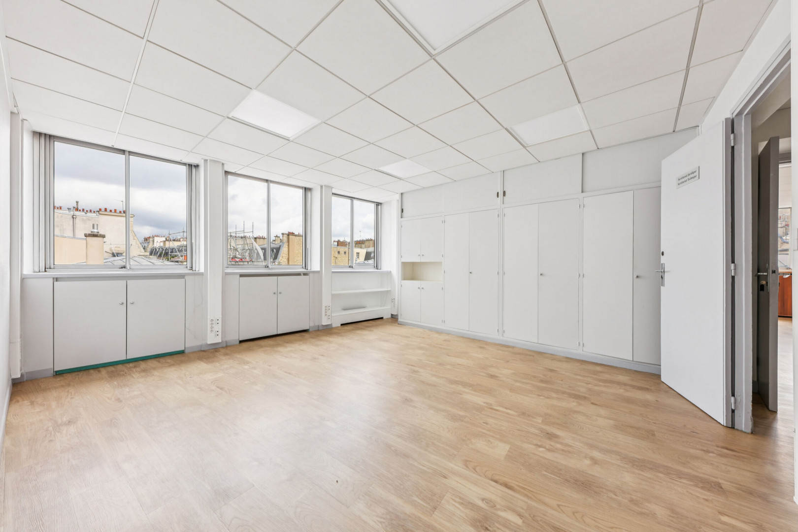 
                                                Location
                                                 Location Bureaux Paris 75008