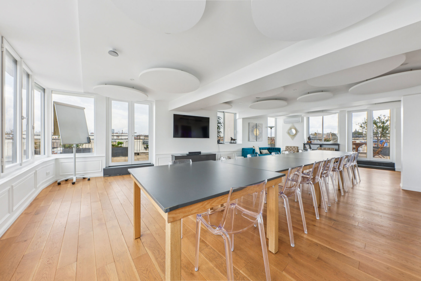 
                                                Location
                                                 Location Bureaux Paris 75008