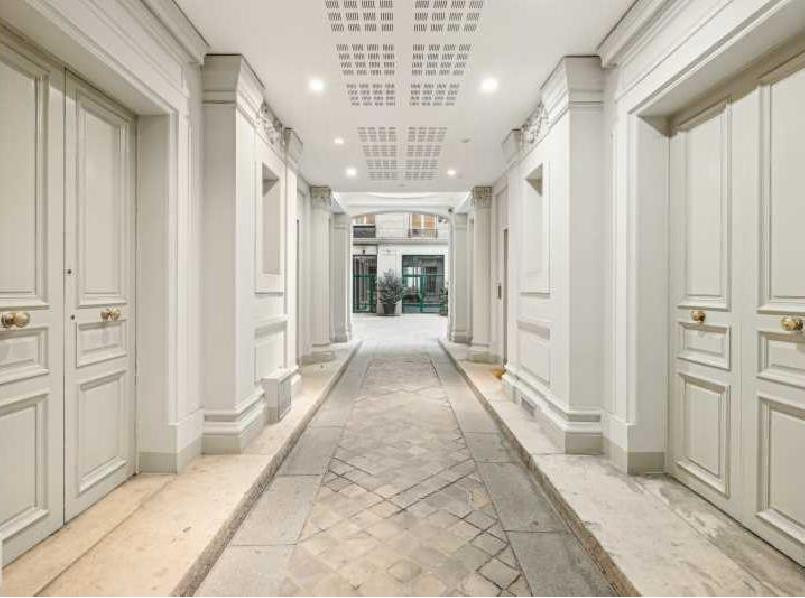 
                                                Location
                                                 Location Bureaux Paris 75008