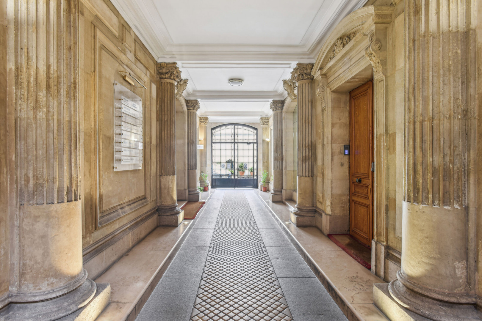 
                                                Location
                                                 Location Bureaux Paris 75008